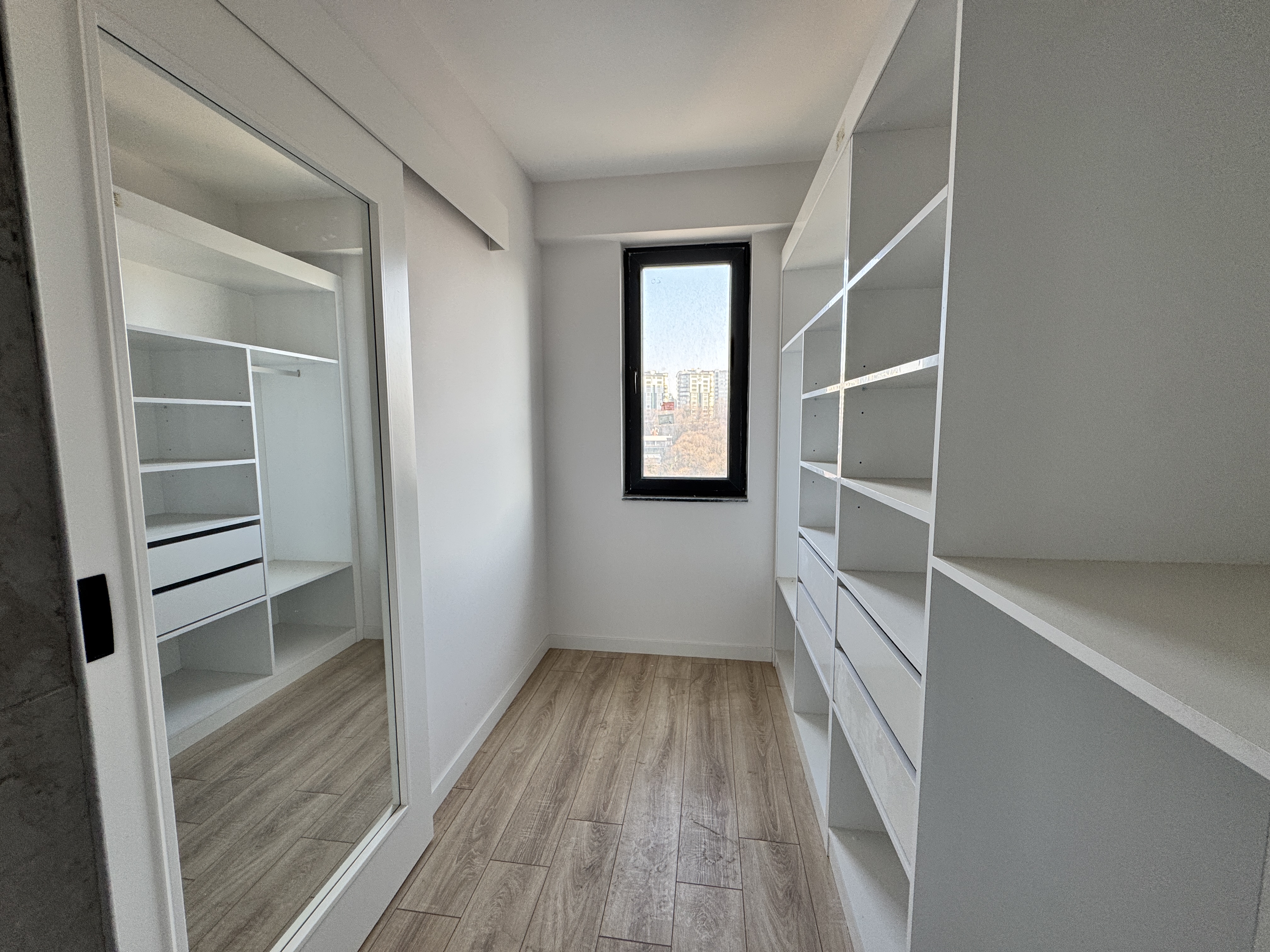 CANİK TÖRE TOWERS'TA ULTRA LÜX 3+1 245 METREKARE DAİRE